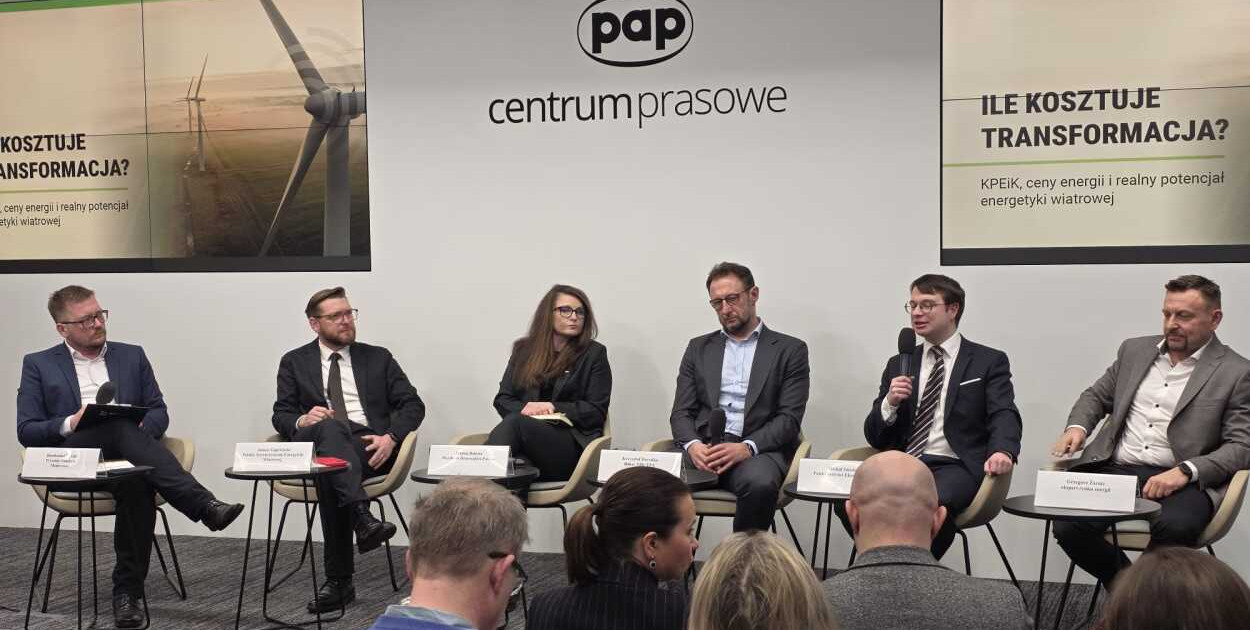 Raport: większy udział energetyki wiatrowej zmniejszy do 2040 r. cenę 1 MWh energi